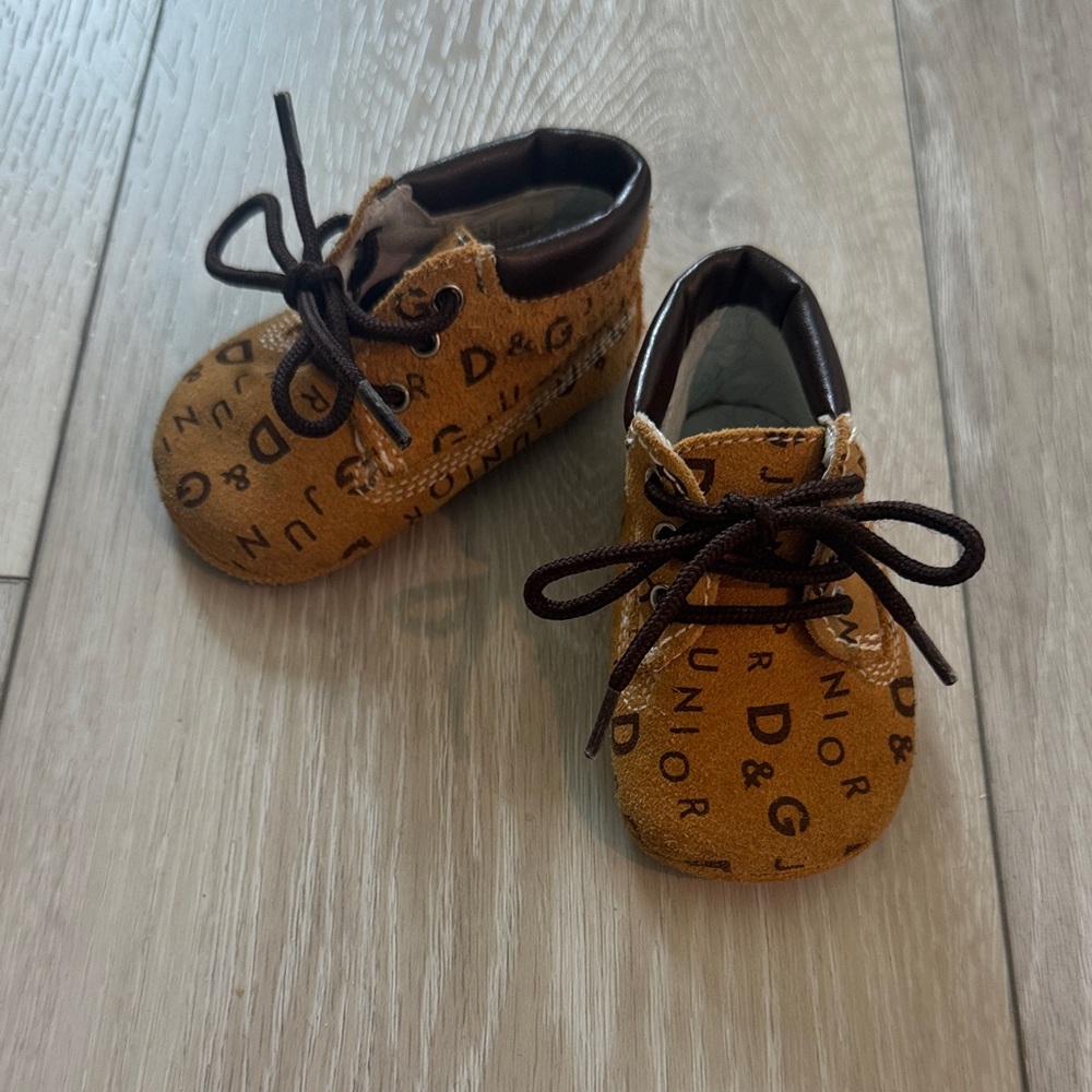 D&G Jr. Brown Baby Shoes- suede- size 16